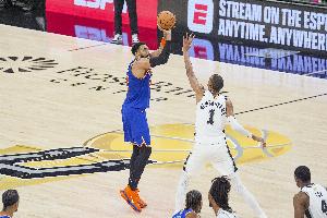 唐斯：年少时没人觉得我能练出三分 一直在打磨球技书写自己人生