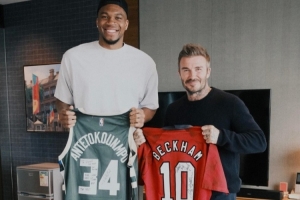 梦幻联动！字母哥社媒更新 与大卫·贝克汉姆交换球衣