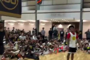 恢复到巅峰状态了？！欧文野球这1v1运球过人也太丝滑了！视频封面
